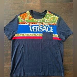Men’s Versace T-Shirt w/ pocket size XL